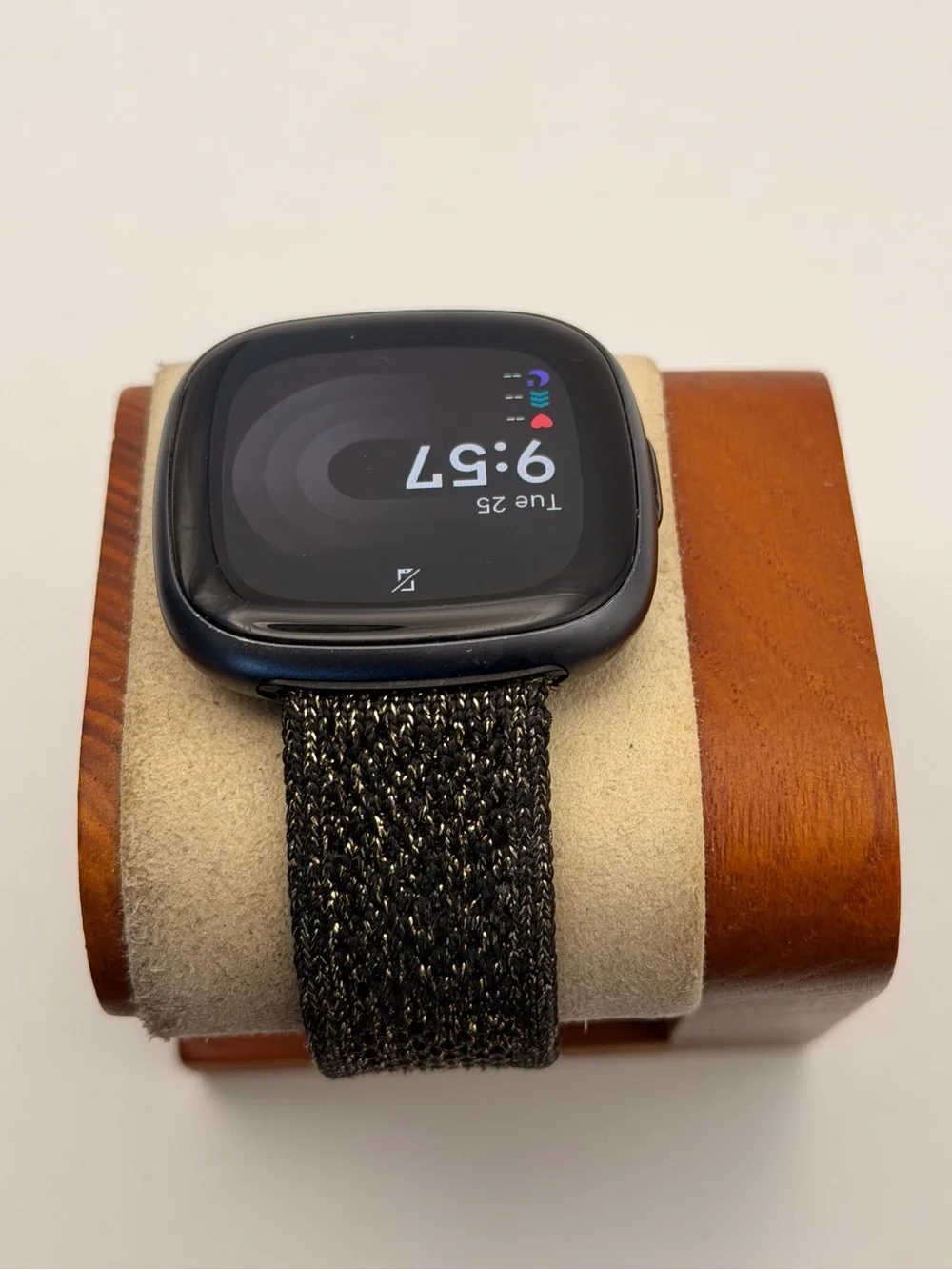 Fitbit Versa 4, Charger Included, Tested, Black & Gold Sparkle Band, very Good